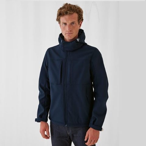Casaco softshell com capuz